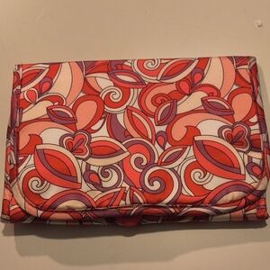 Hanging Makeup Organizer w/hook. TRIFOLD. pink. Button Closure.